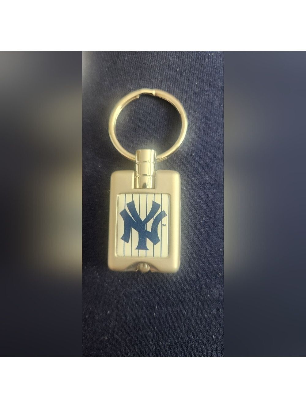 Rare Yankees Strip Logo Flashlight Key Chain Concord Industries